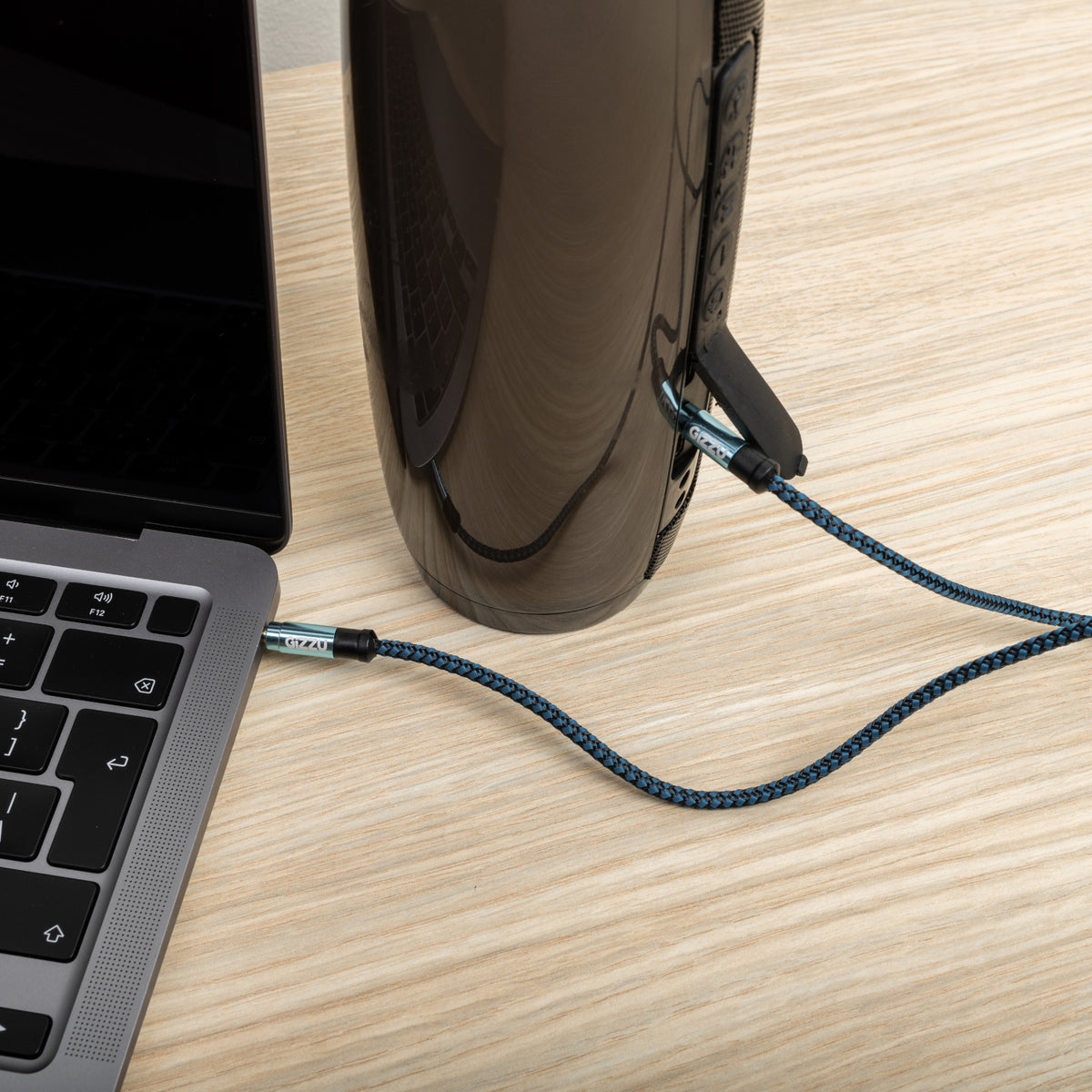 Gizzu 3.5mm AUX Cable 1.5m - Black/Blue